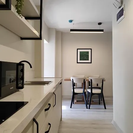 New Cozy Flat 2 Min To Ortakoy Seaside-9 Апартаменты Стамбул